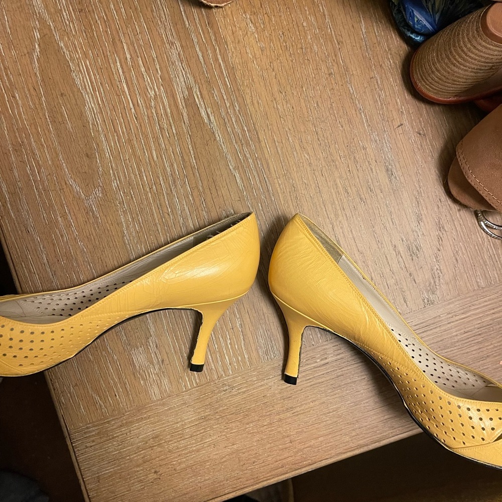 Stuart Weitzman Shoes - Picture 6 of 6